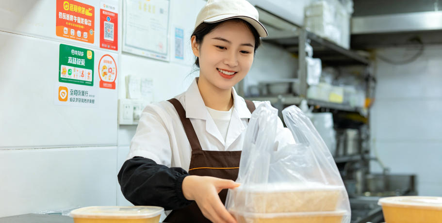 95 后姑娘开20平外卖店，靠料理方便菜实现稳定盈利(创业参考)